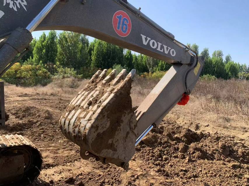 Used Volvo EC140DL Excavator 2019 Model / 8