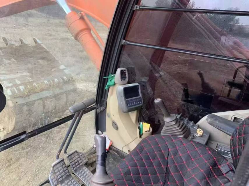 Used Hitachi EX200 Excavator 2020 Model / 6