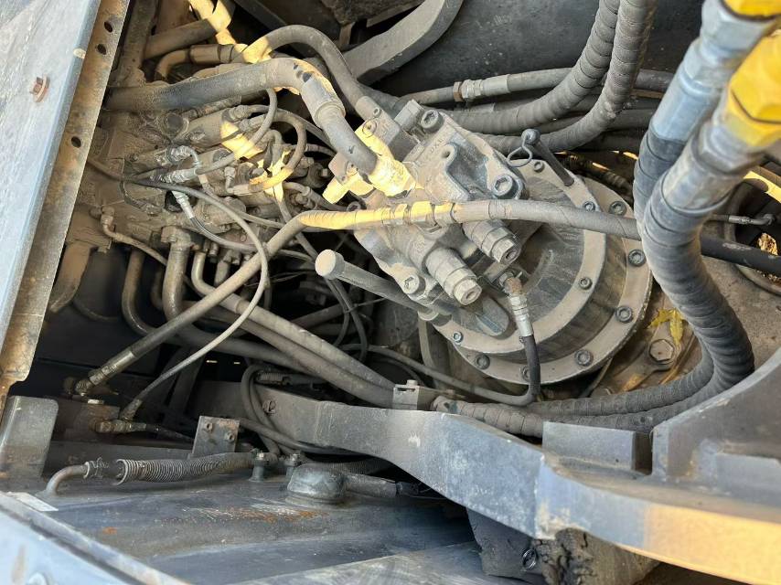 Used Sumitomo SH240-5 Excavator 2019 Model / 8