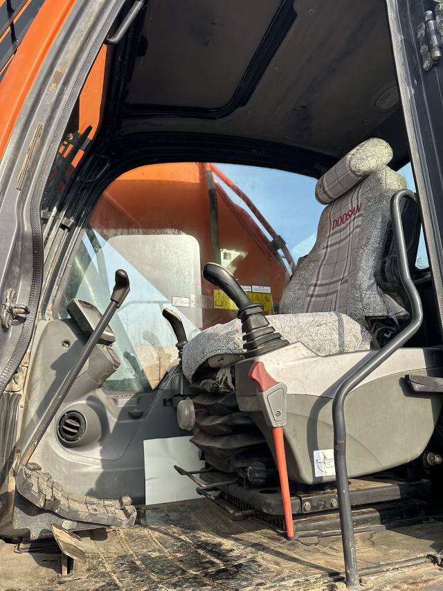 Used Doosan DX300 Excavator 2018 Model / 4