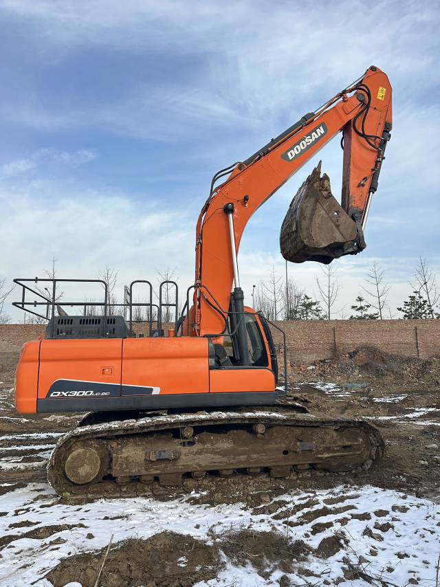 Used Doosan DX300 Excavator 2018 Model / 2