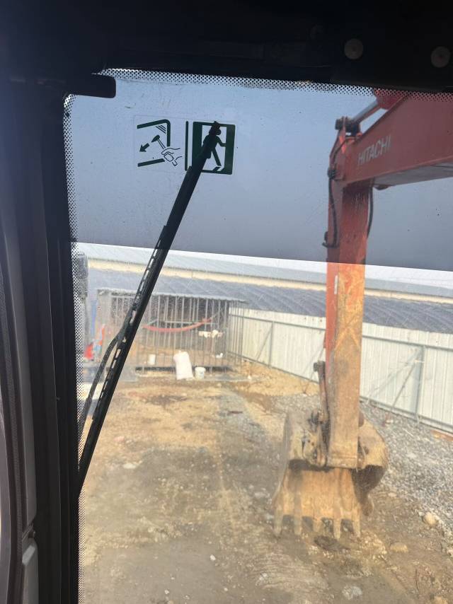 Used Hitachi 120 Excavator 2015 Model / 6