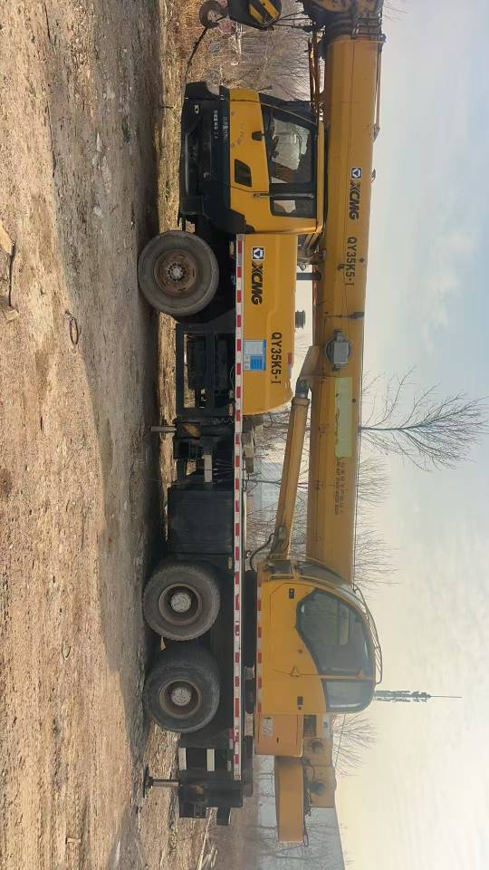 Used XCMG XCT12K5-1 Crane 2011 Model / 2