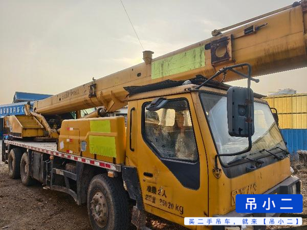 Used XCMG QY20G Crane 2010 Model / 4