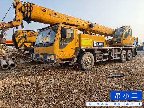 Used XCMG QY20G Crane 2010 Model / 3