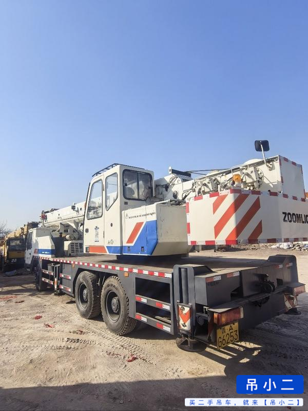 Buy Zoomlion QY25V531 Used Crane / 3