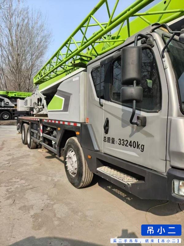 Buy Zoomlion ZTC251VE562 Used Crane / 2