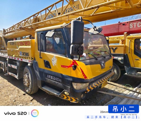 Used XCMG 25K Crane 2013 Model / 3