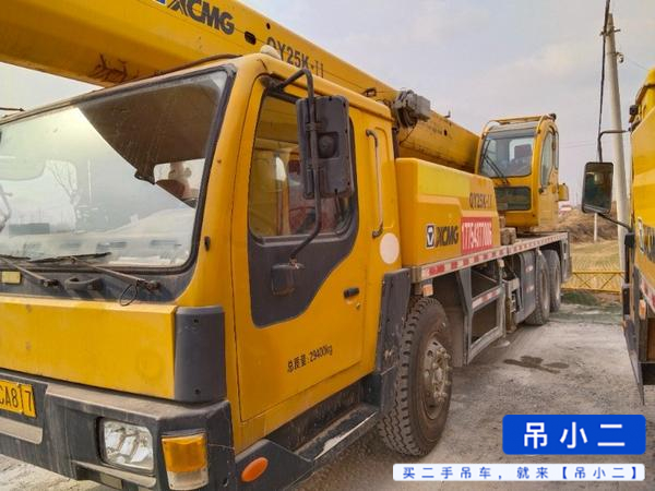 Used XCMG 25k Crane 2011 Model / 2