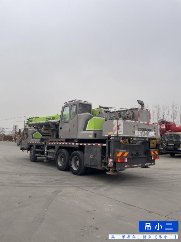 Buy Zoomlion ZTC201V551 Used Crane / 4