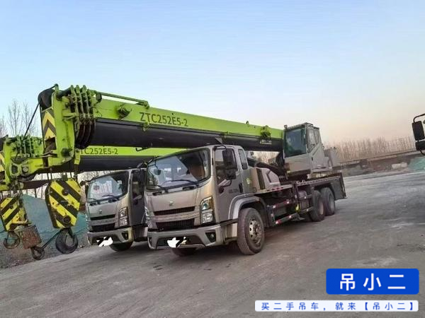 Buy Zoomlion 252E Used Crane