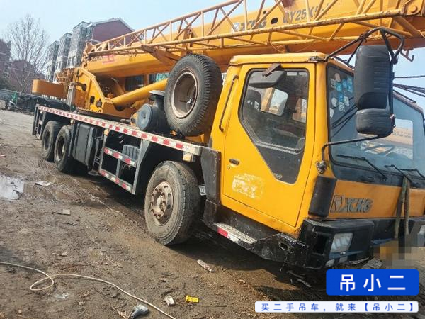 Buy XCMG QY20G Used Crane / 2