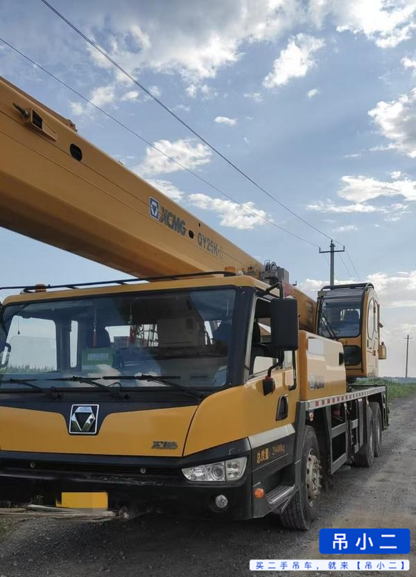 Used XCMG 25K Crane 2014 Model / 2