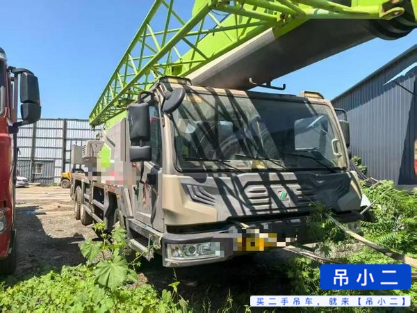 Buy Zoomlion ZTC251VE562 Used Crane