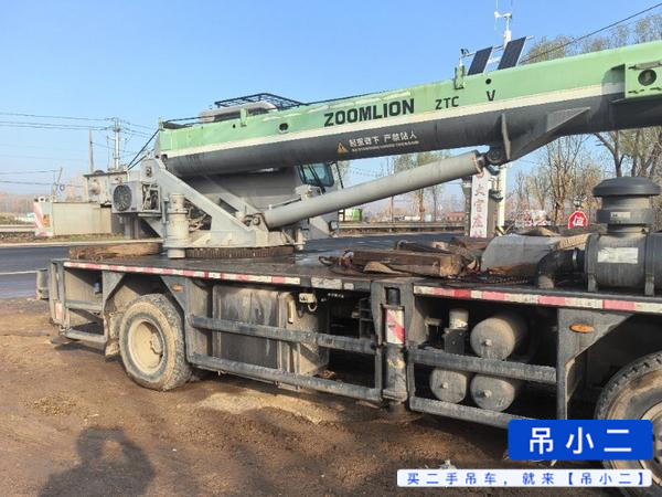 Buy Zoomlion ZTC121V461 Used Crane / 2