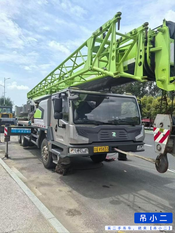 Buy Zoomlion ZTC251VE562 Used Crane