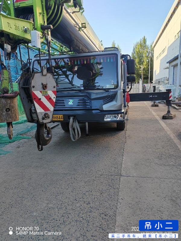 Buy Zoomlion ZTC251VE562 Used Crane