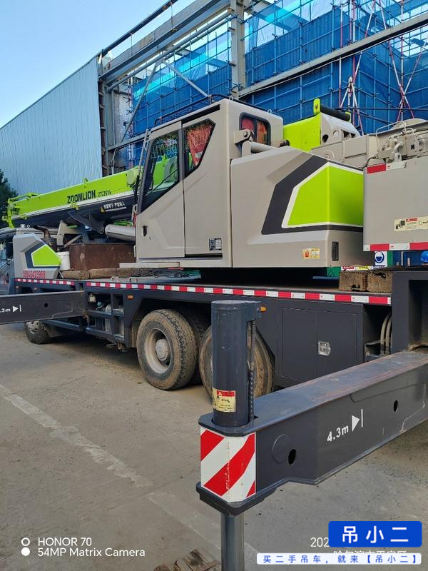 Buy Zoomlion ZTC251VE562 Used Crane / 3