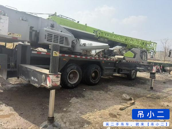 Buy Zoomlion ZTC201V551 Used Crane / 2