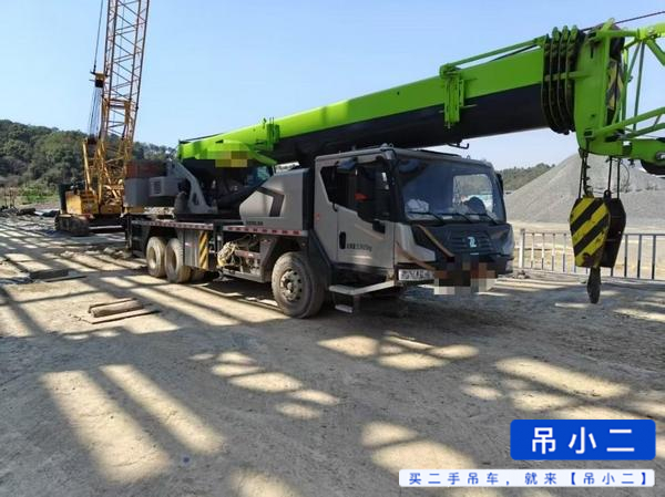 Buy Zoomlion ZTC251VE562 Used Crane