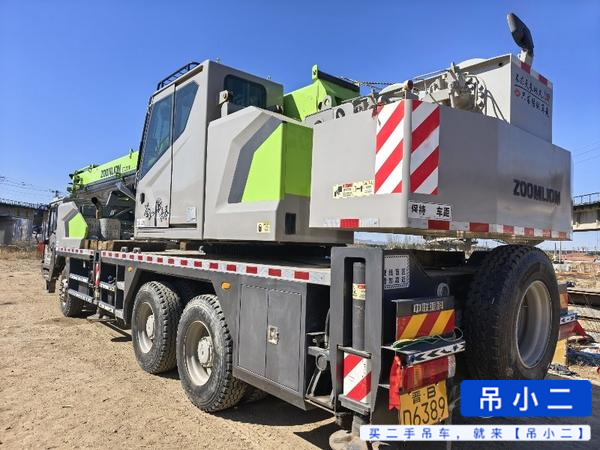 Buy Zoomlion ZTC251VE562 Used Crane / 3