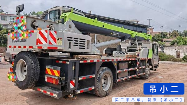 Buy Zoomlion ZTC121V461 Used Crane / 2