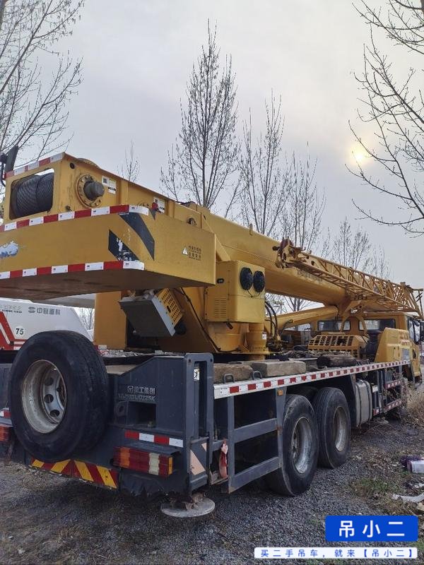 Buy XCMG 25K5D Used Crane / 3