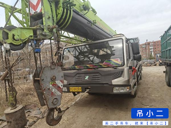 Buy Zoomlion ZTC251VE562 Used Crane