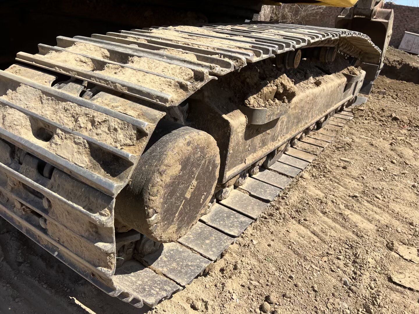 Buy Komatsu PC200LC-8 Used Excavator / 9