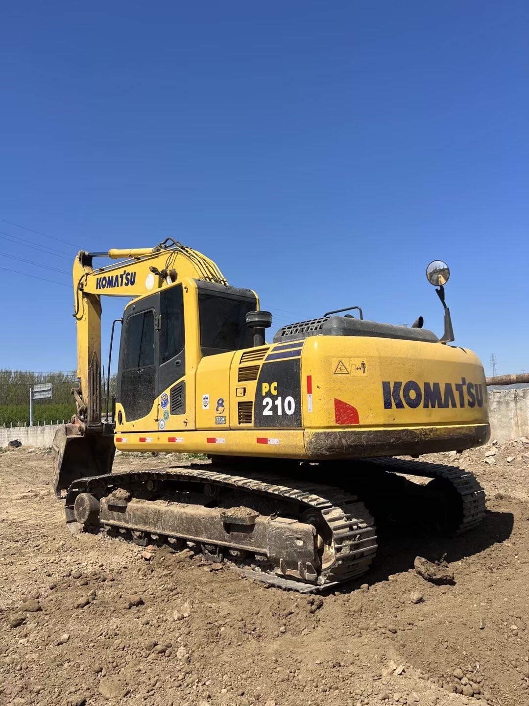 Buy Komatsu PC200LC-8 Used Excavator / 2