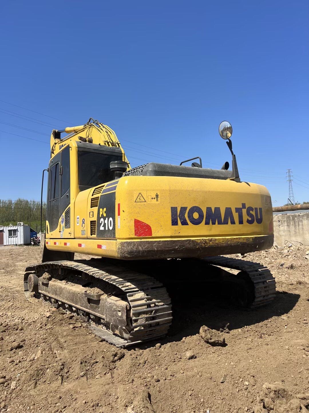 Buy Komatsu PC200LC-8 Used Excavator / 3