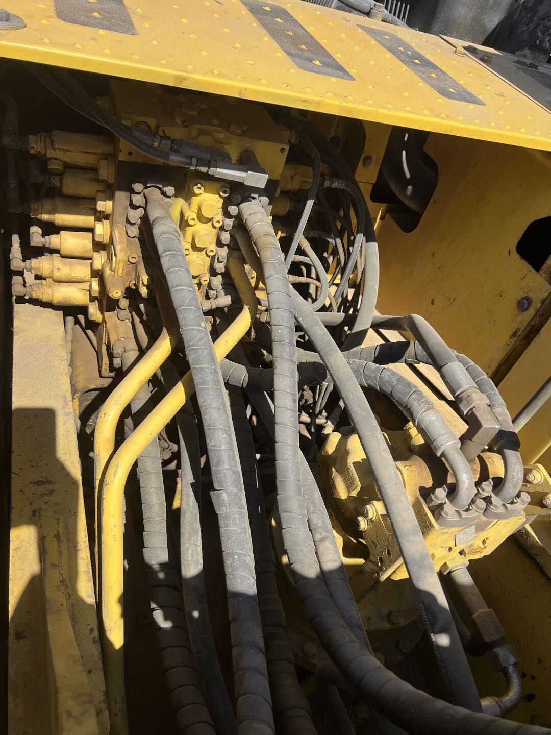 Buy Komatsu PC200LC-8 Used Excavator / 7