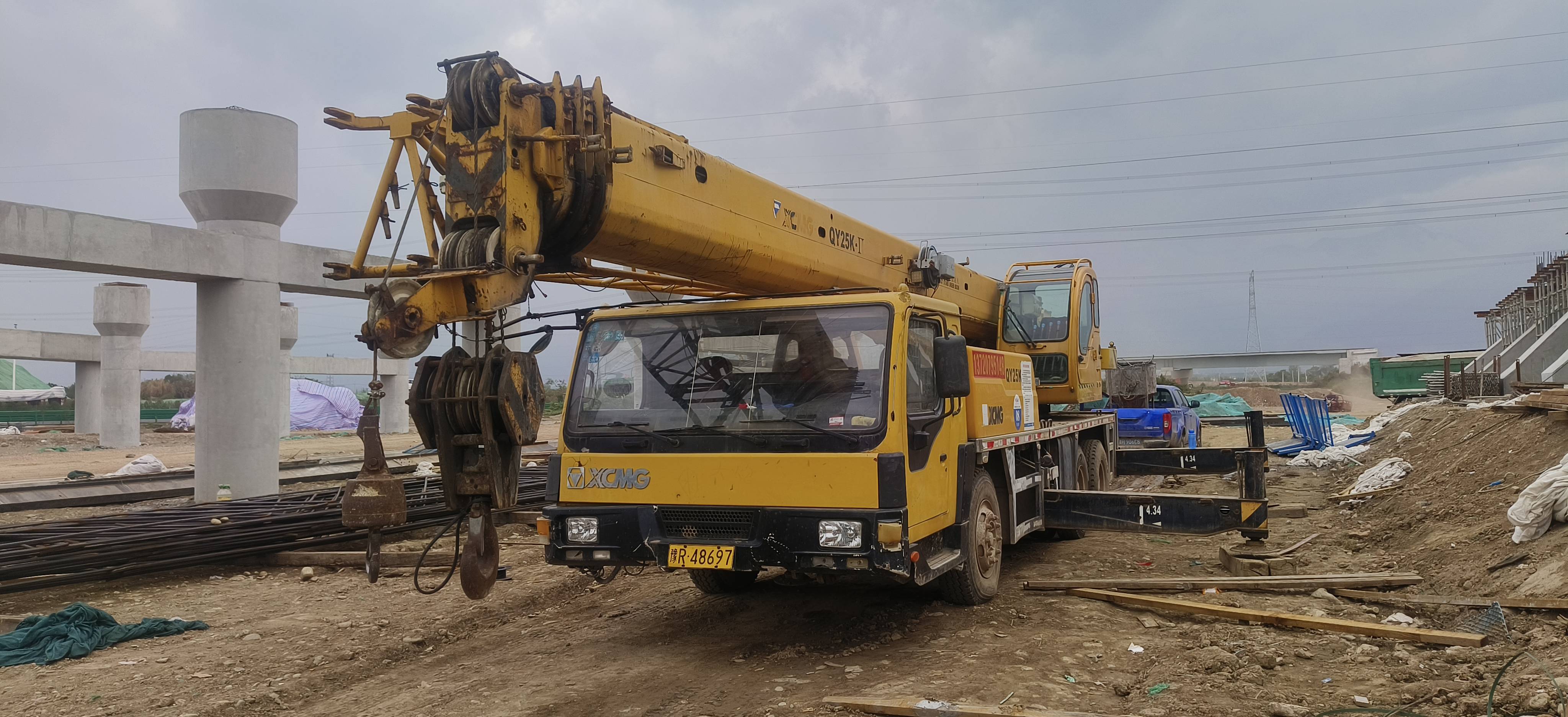 Buy XCMG QY25K-II Used Crane / 2