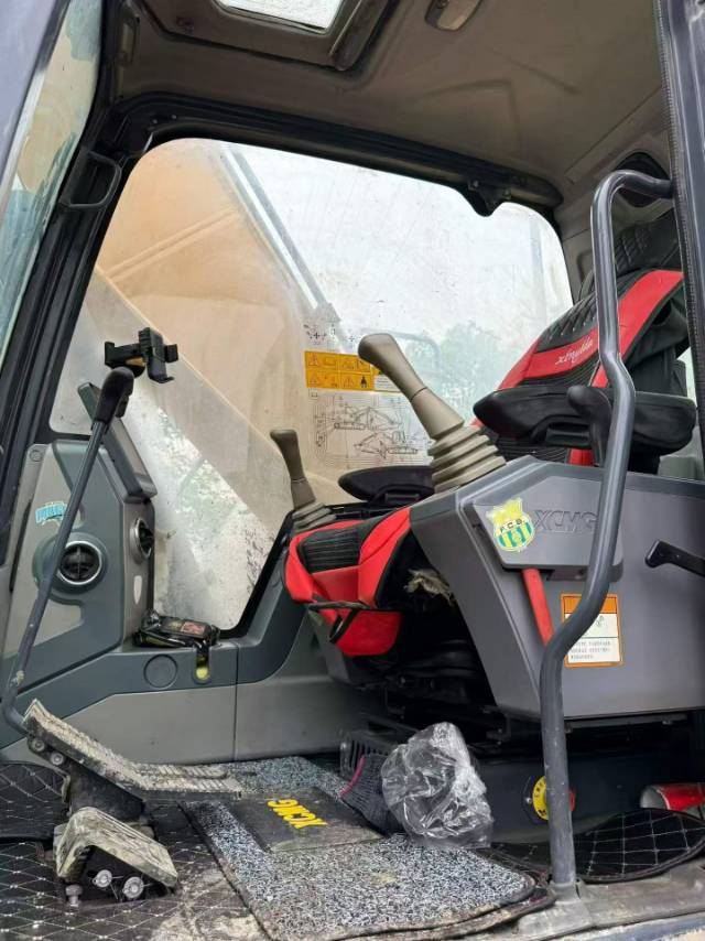 Buy XCMG XE200DA Used Excavator / 8