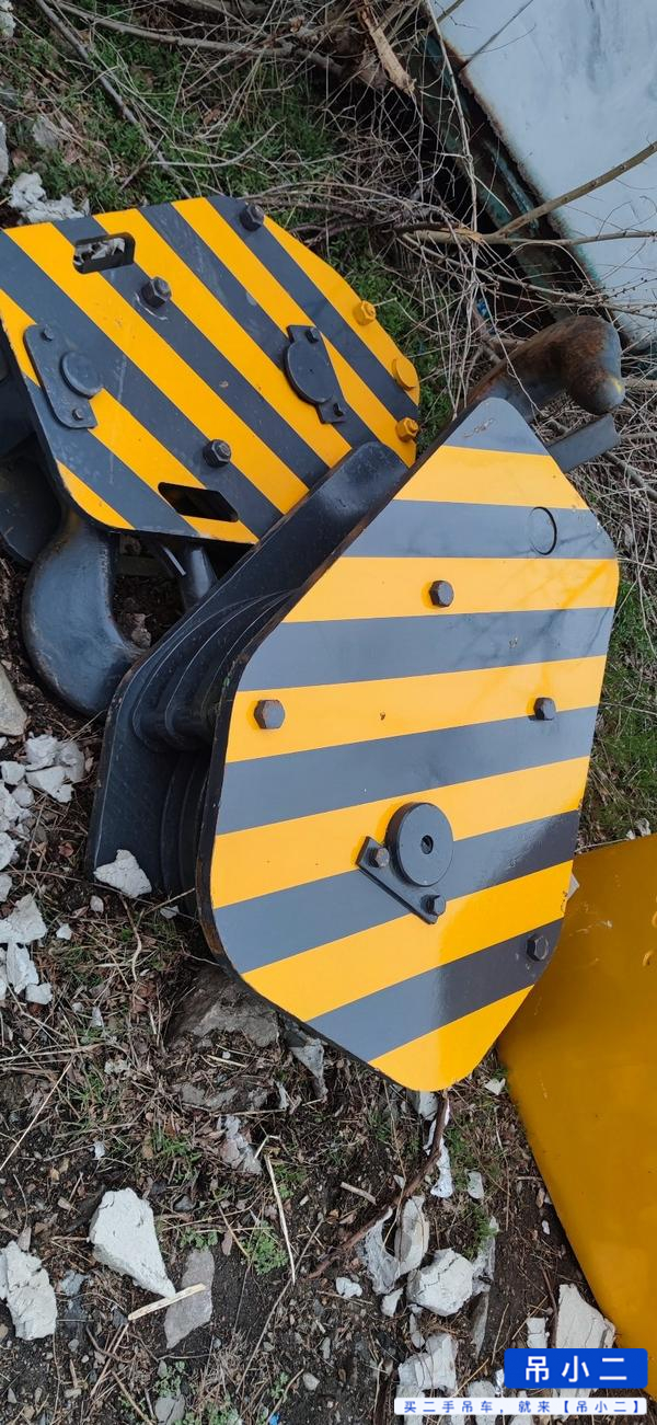 Buy XCMG 130K6 Used Crane / 4