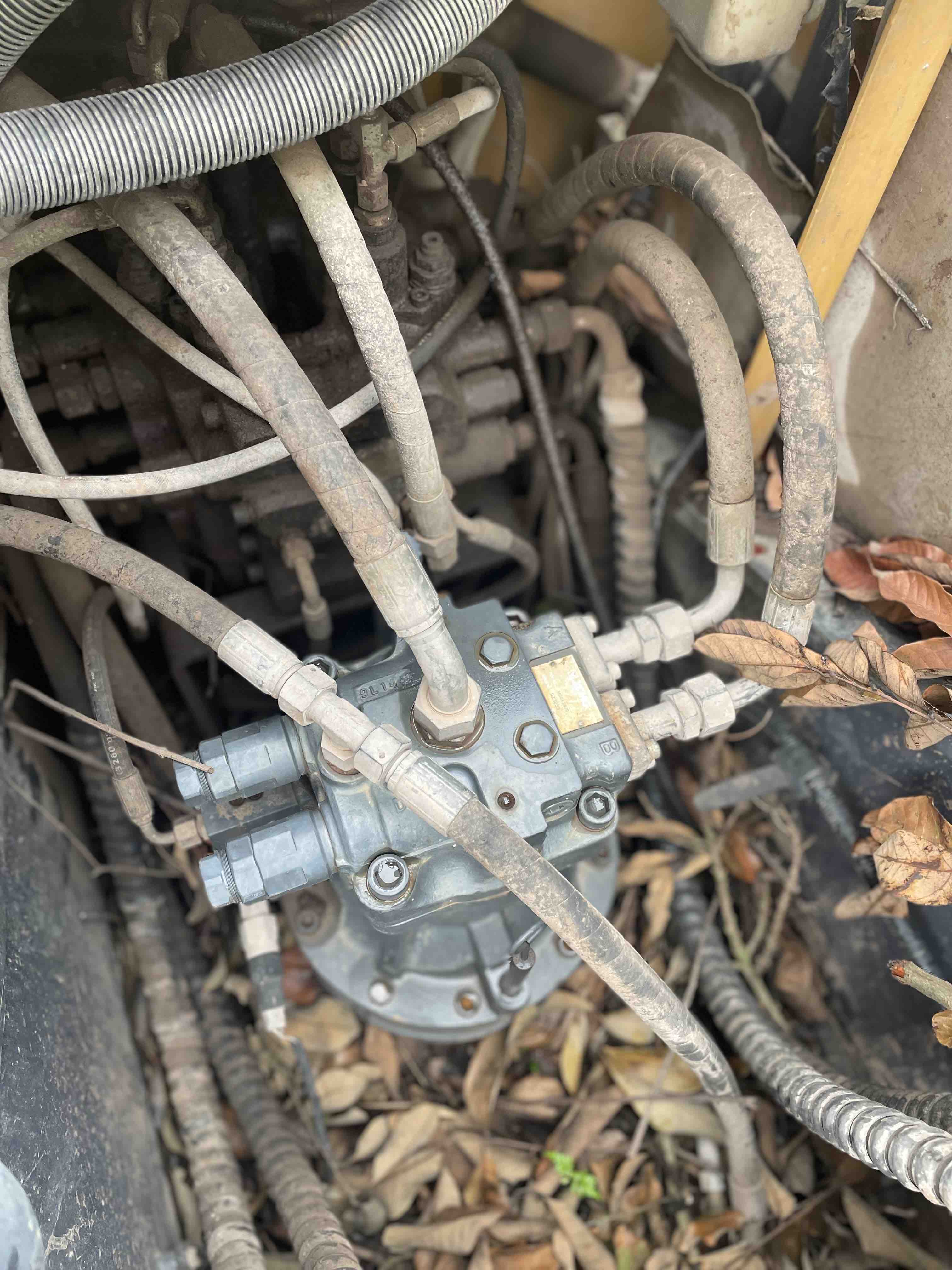 Buy XCMG XE135D Used Excavator / 3