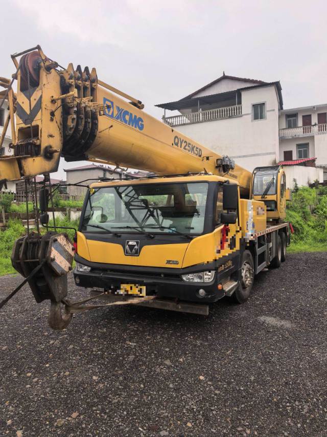 Buy XCMG QY25K5D Used Crane / 2