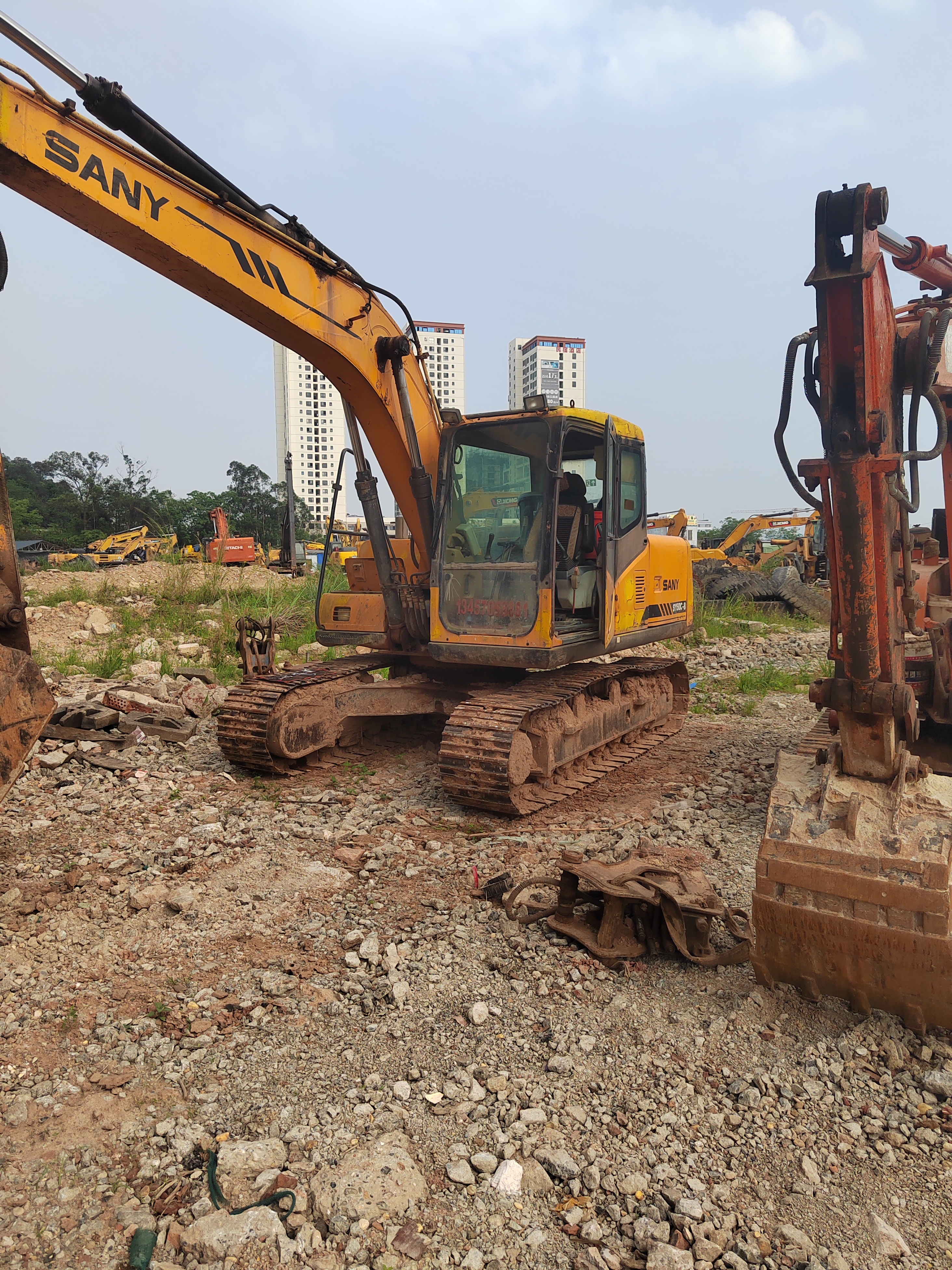 Buy Sany C135-10 Used Excavator / 2