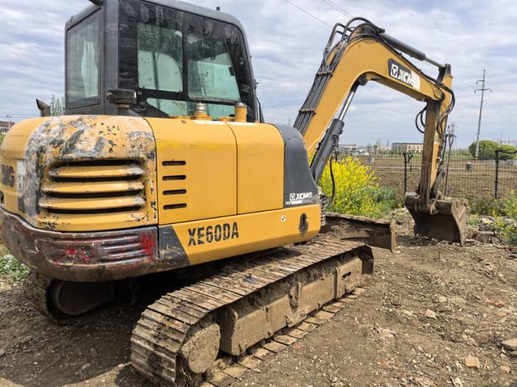 Buy XCMG XE60WA Used Excavator / 1