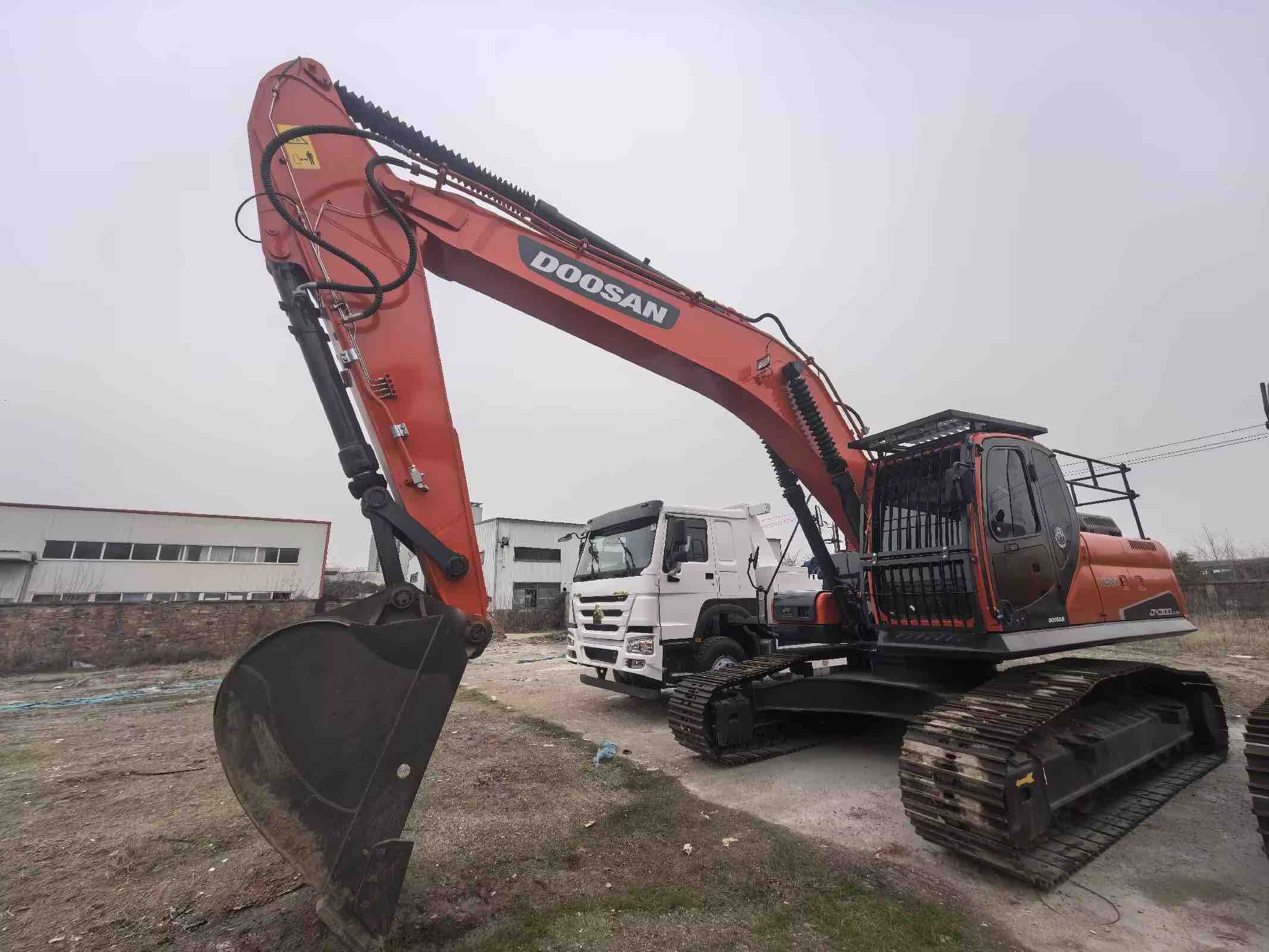 Buy Doosan Used Excavator / 9