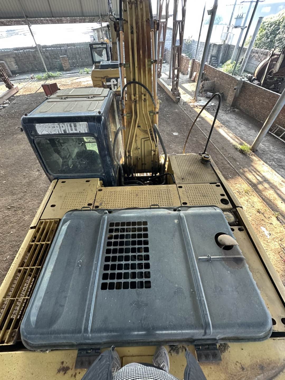 Buy Caterpillar 320C Used Excavator / 9