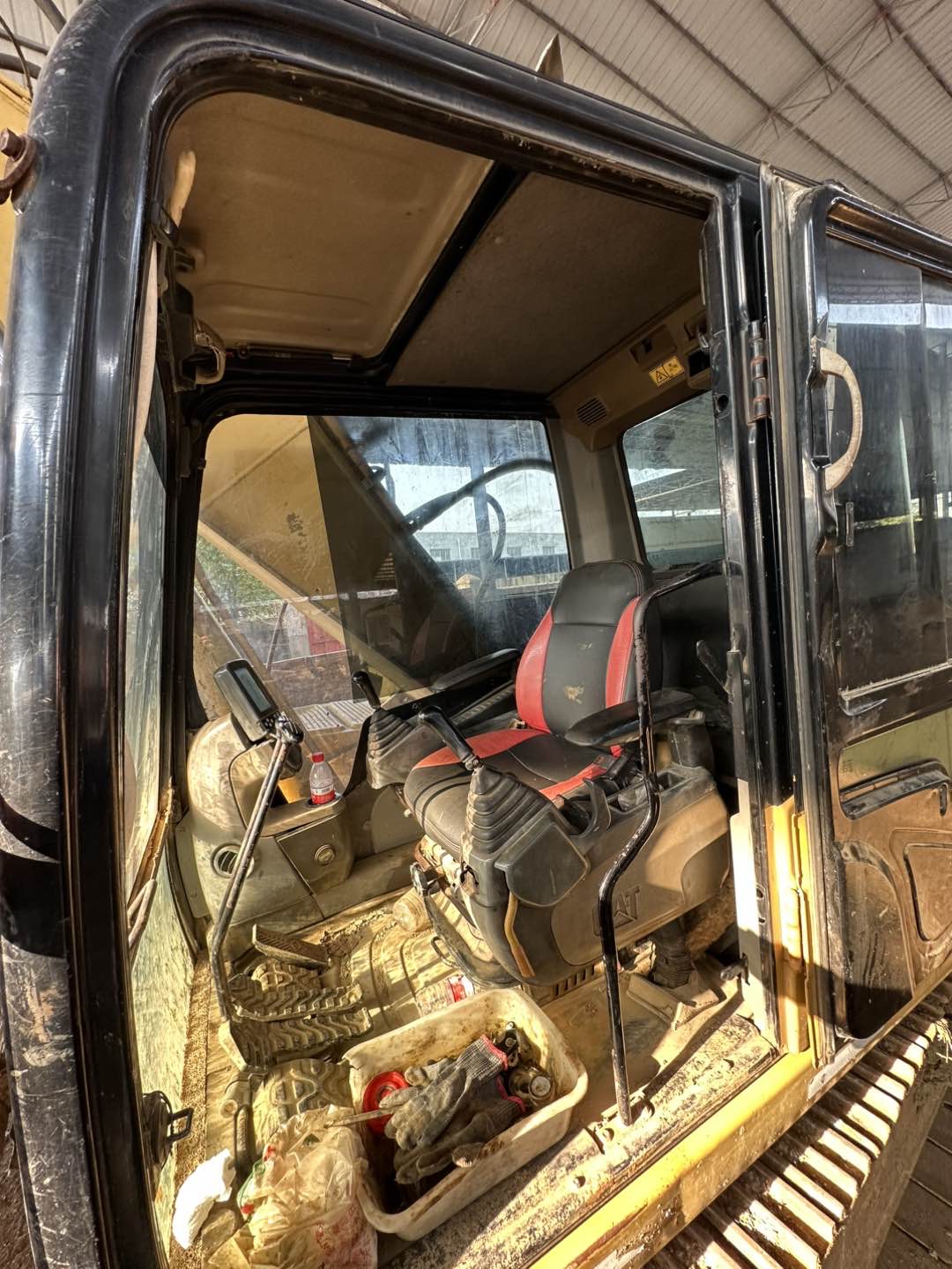 Buy Caterpillar 320C Used Excavator / 7