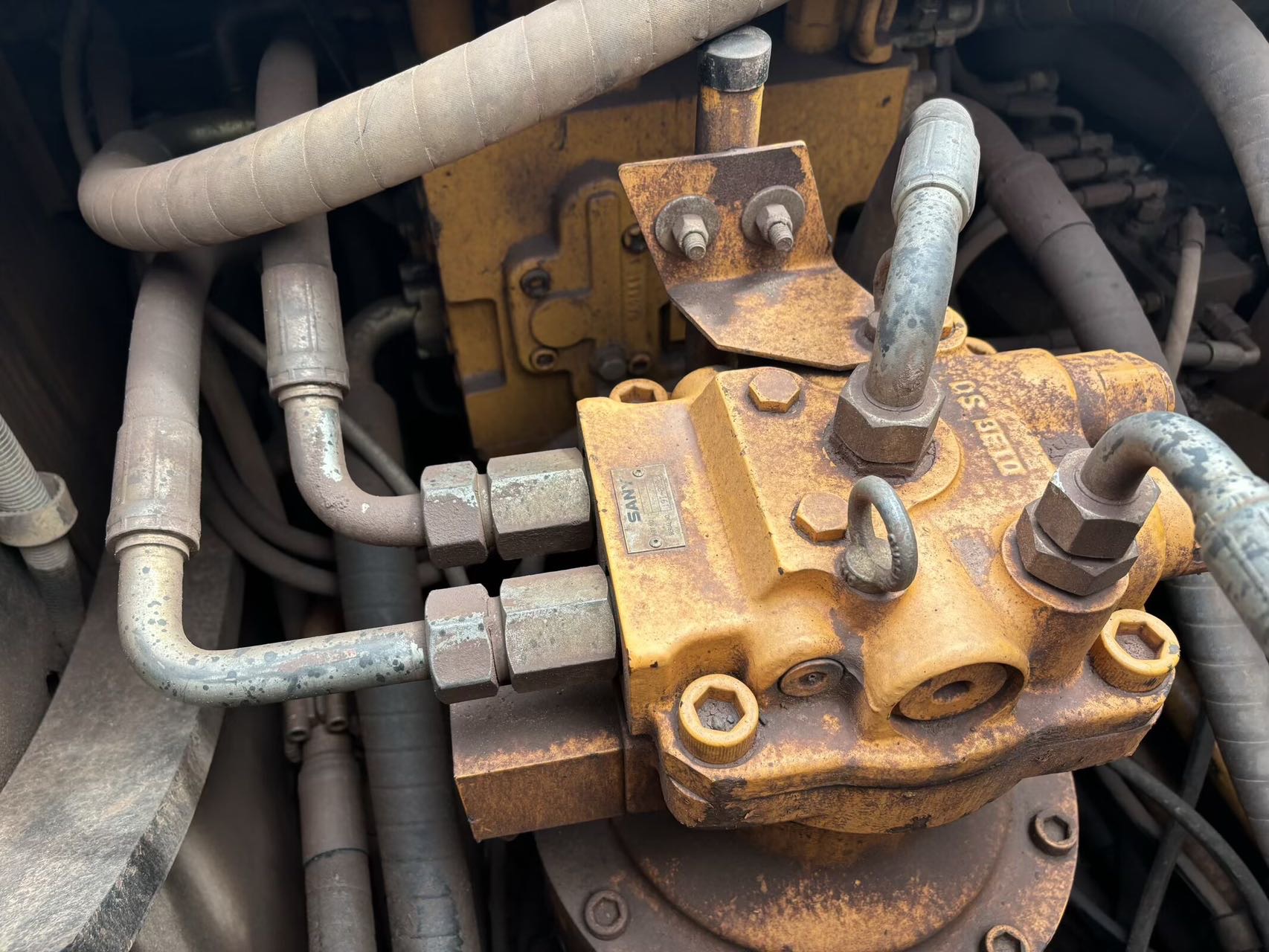 Buy Sany 215C-9 Used Excavator / 4