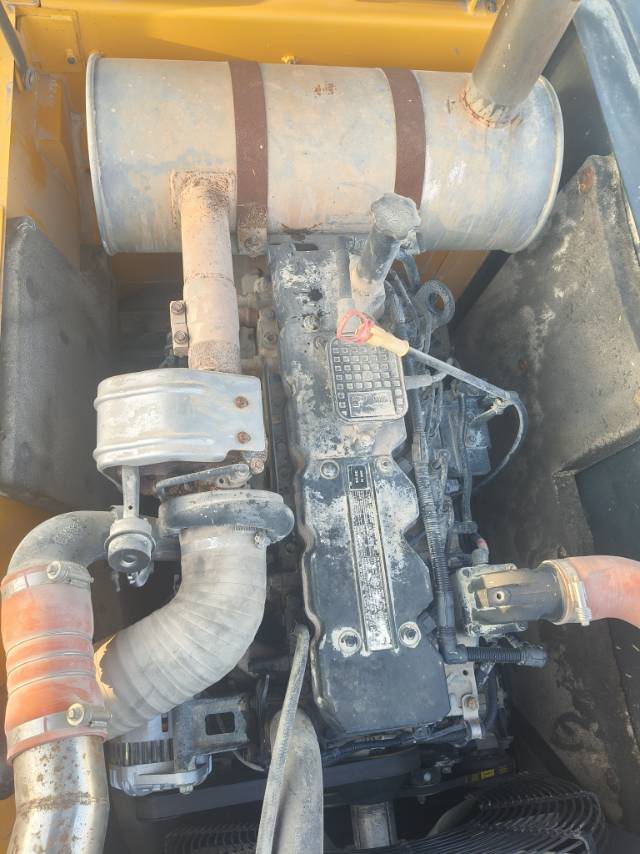 Buy Hyundai 215LC-7 Used Excavator / 8