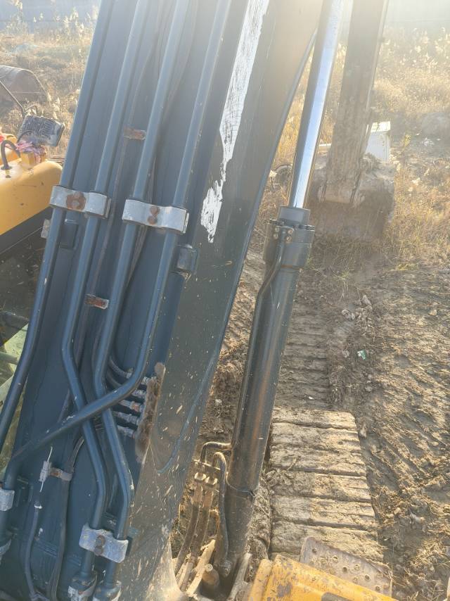 Buy Hyundai 215LC-7 Used Excavator / 6