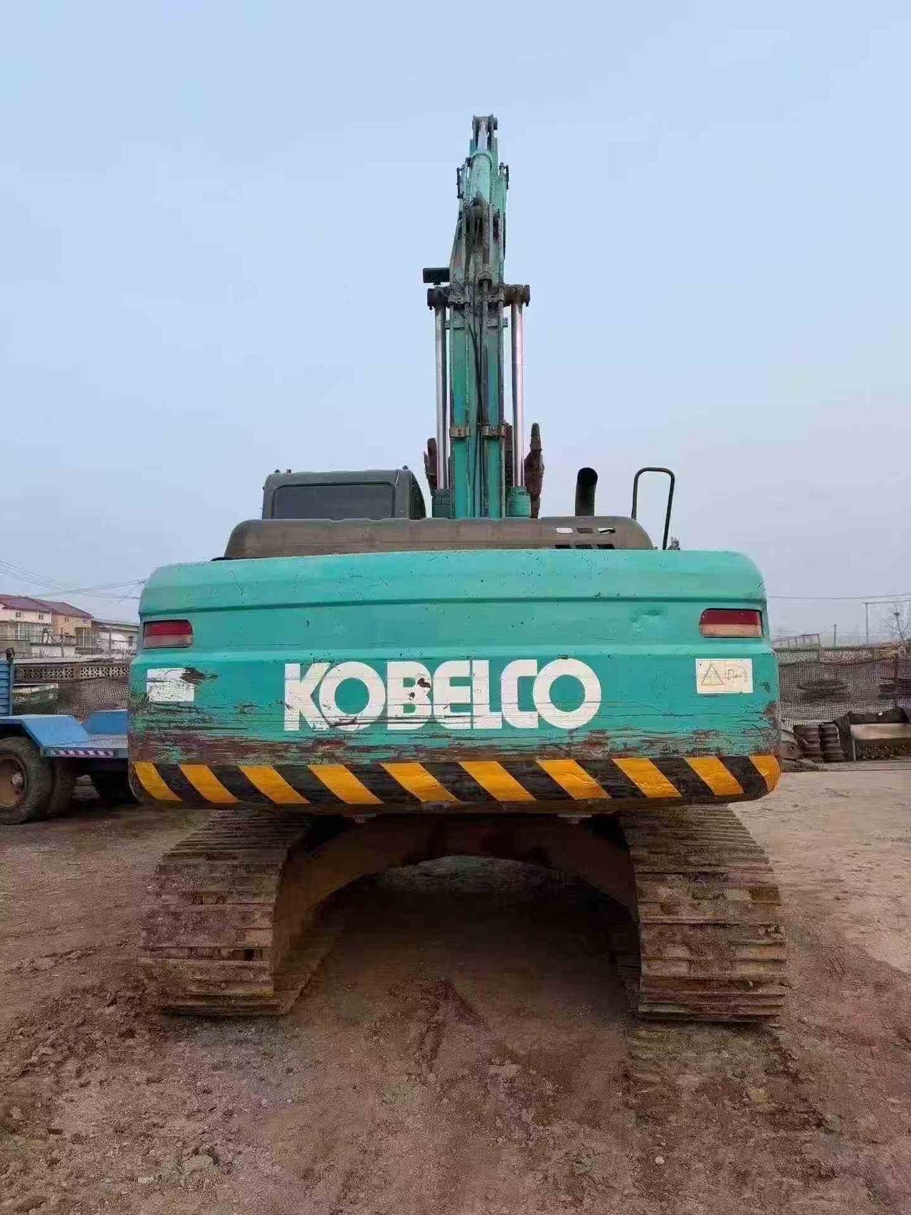 Buy Kobelco 200-8 Used Excavator / 9