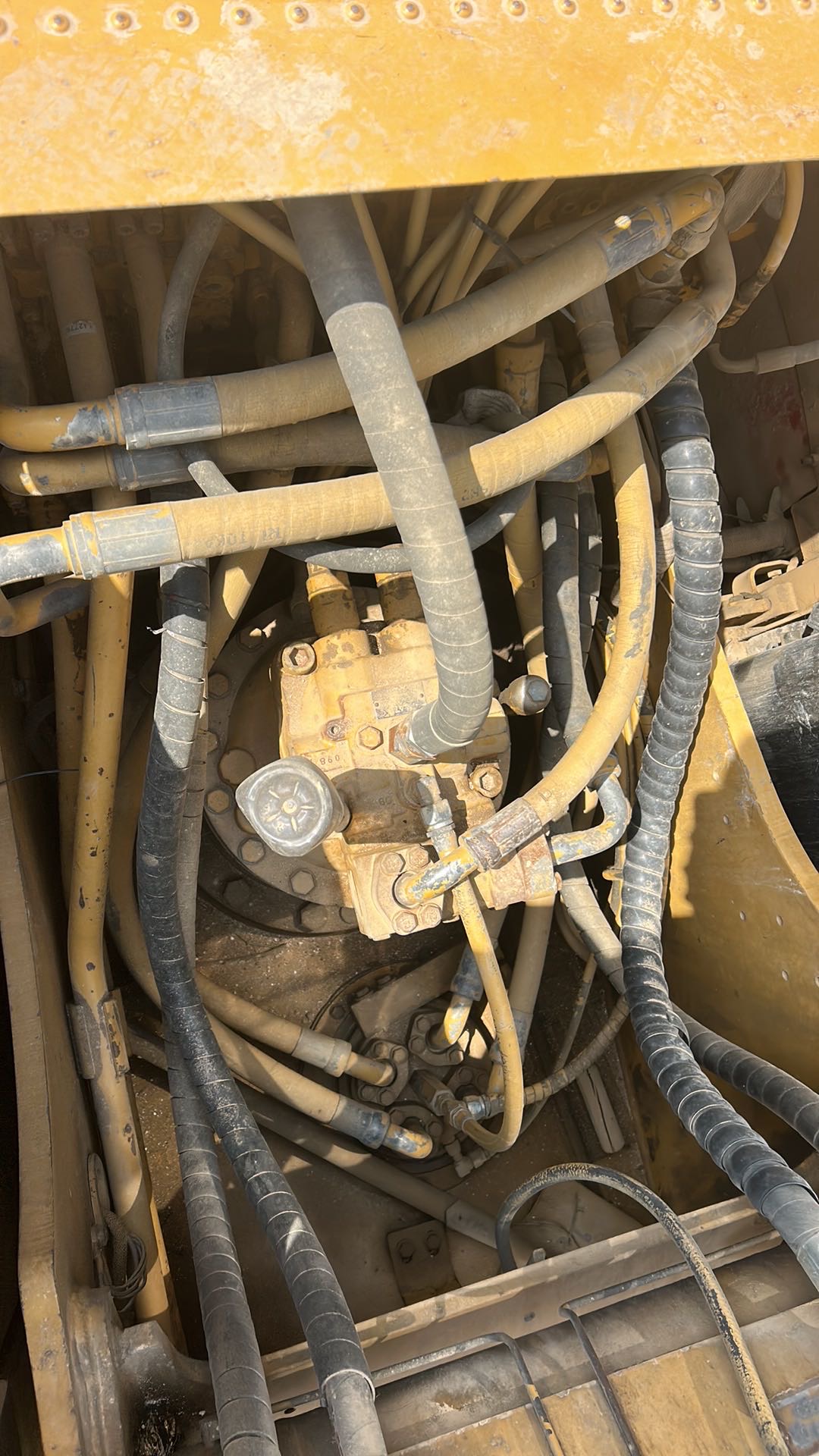 Buy Caterpillar 320C Used Excavator / 6