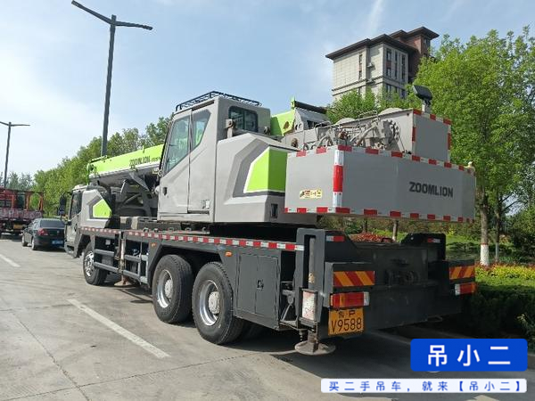 Buy Zoomlion ZTC251VE562 Used Crane / 2