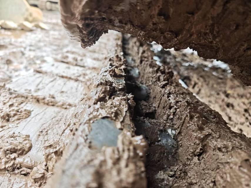 Buy Hyundai R215VS Used Excavator / 4