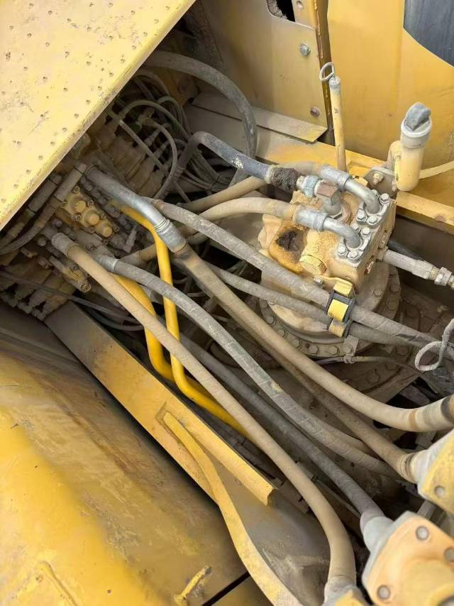Buy Komatsu PC240-8 Used Excavator / 8